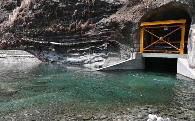 मेलम्चीको पानी काठमाडौँ पठाउन रोकियो