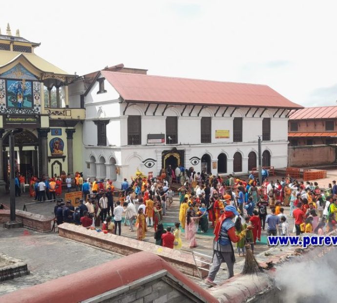 साउनको पहिलो सोमबार, पशुपतिमा भक्तजनको भीड (तस्बिरहरु)