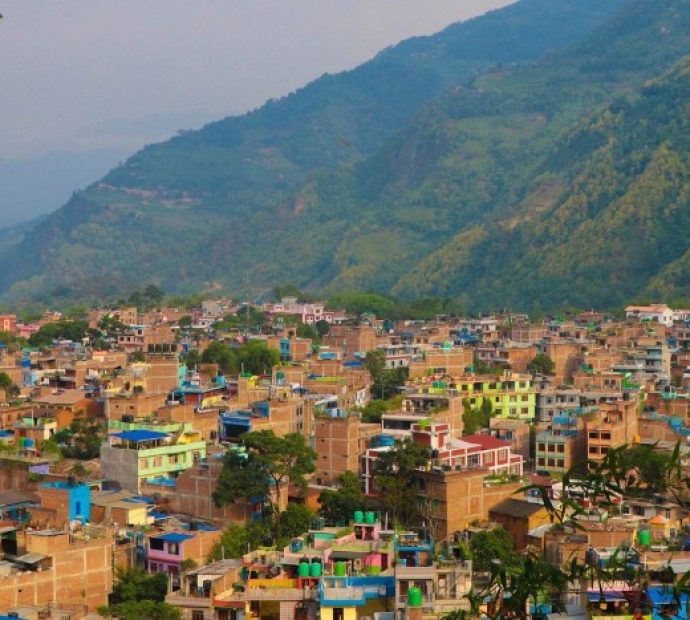 पर्यटक तान्न तीन सय वर्ष पुरानो मौलिक शहरको प्रर्वद्धन
