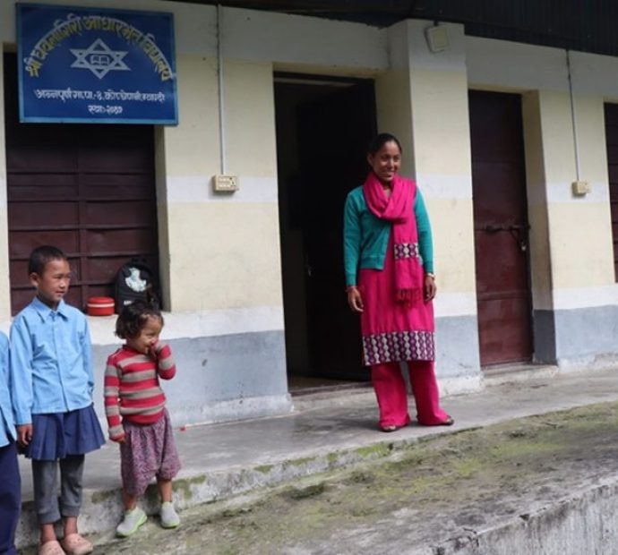 बसाइँसराइ : सामुदायिक विद्यालयमा ३ विद्यार्थी, ३ शिक्षक !