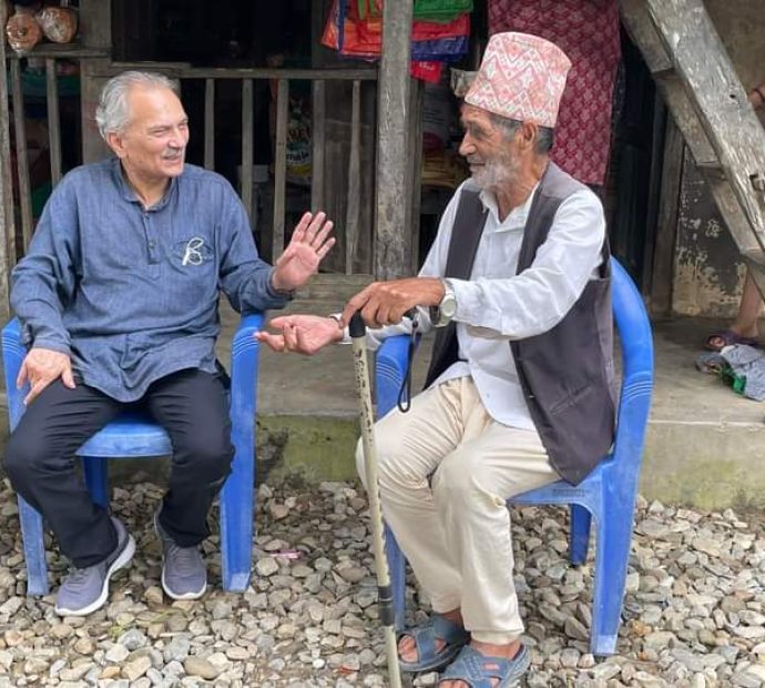 गोरखाका जनतासँग बाबुराम !