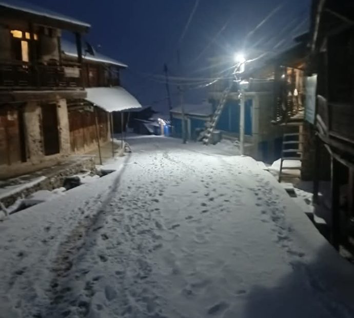 हुम्लामा यस वर्ष पहिलोपटक हिमपात