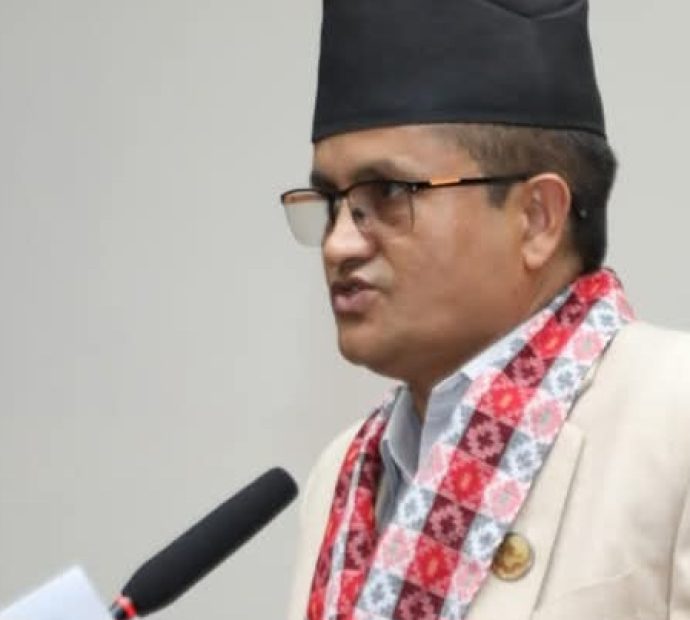 प्रधानमन्त्रीलाई ‘हिटलर’ र आफुलाई ‘हनुमान’ भनेकोमा सुर्य थापाको आपत्ति