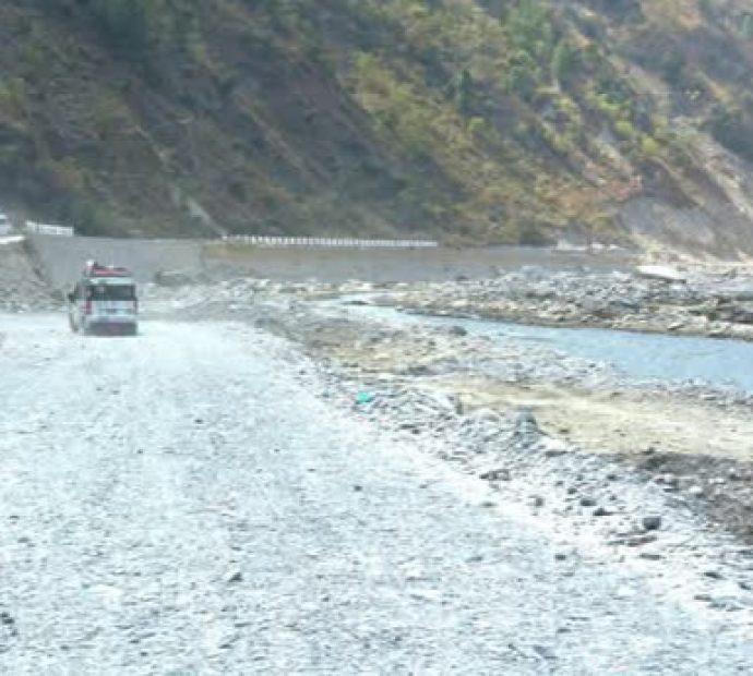 रातिदेखि बीपी राजमार्ग अवरुद्ध