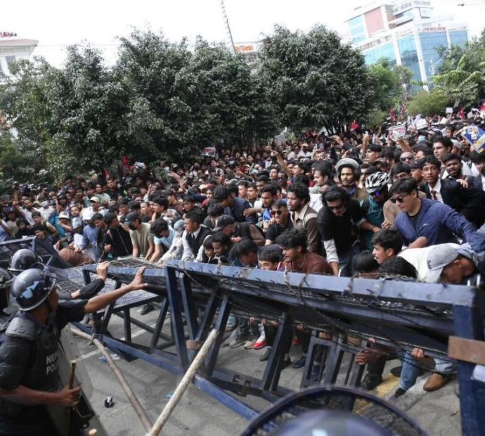 सरकारी दमन : काठमाडौंमा १७ र इटहरीमा २ को मृत्यु
