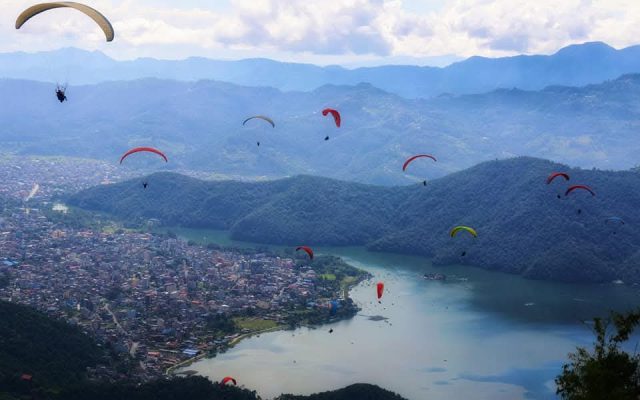 पोखरा : प्याराग्लाइडिङमा झुम्मिए पर्यटक