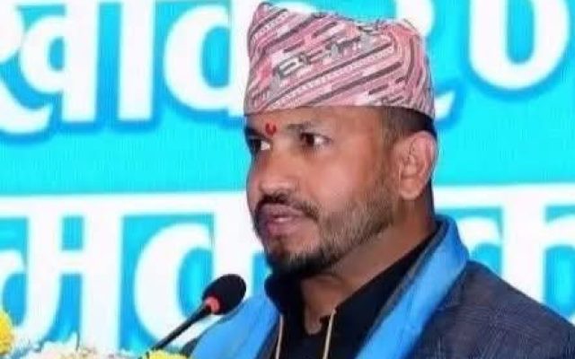नाइजेरियन युवतीको प्रेमी म होईन भन्दै सांसद कार्कीले छाती खोलेर देखाए