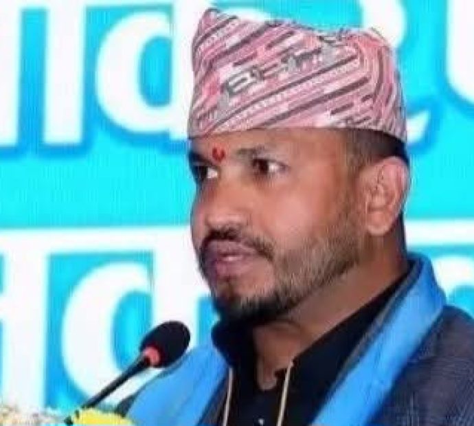 नाइजेरियन युवतीको प्रेमी म होईन भन्दै सांसद कार्कीले छाती खोलेर देखाए