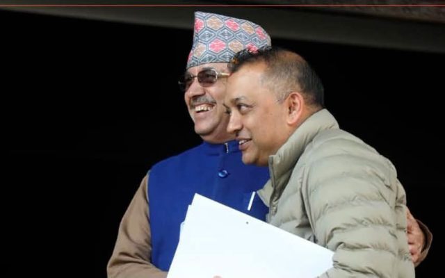 गगनसँग पूर्णबहादुर नजिक !
