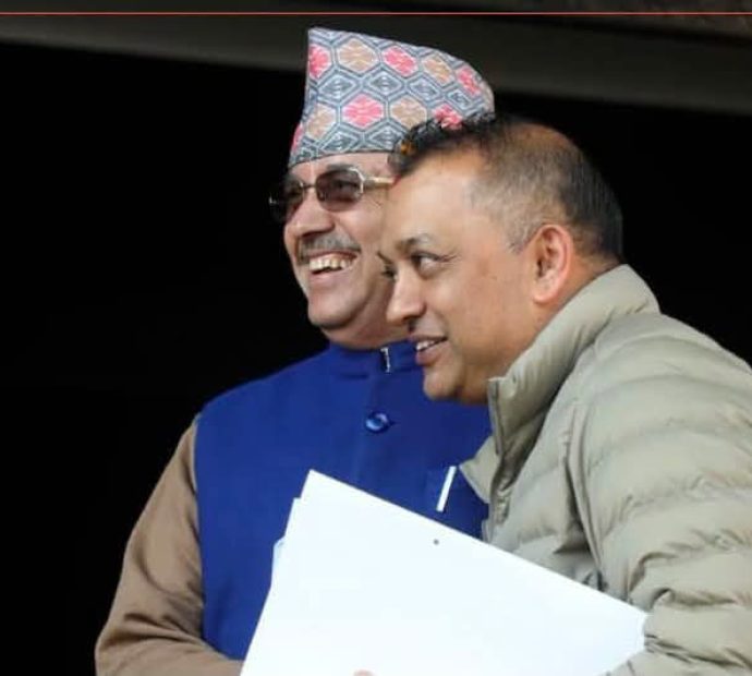 गगनसँग पूर्णबहादुर नजिक !
