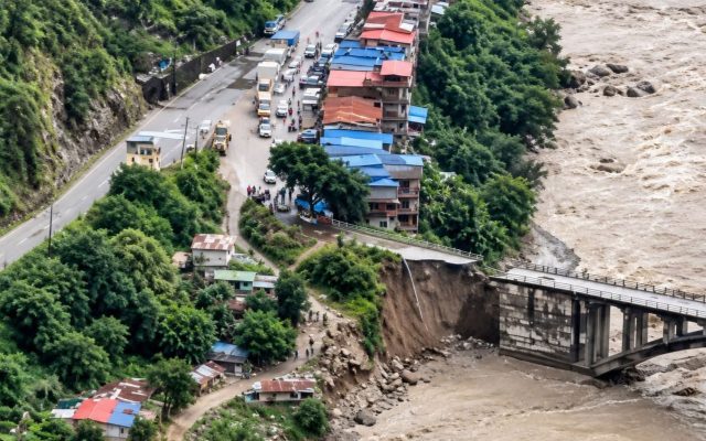 पर्वतमा बाढीपहिरोबाट ३०० परिवार विस्थापित