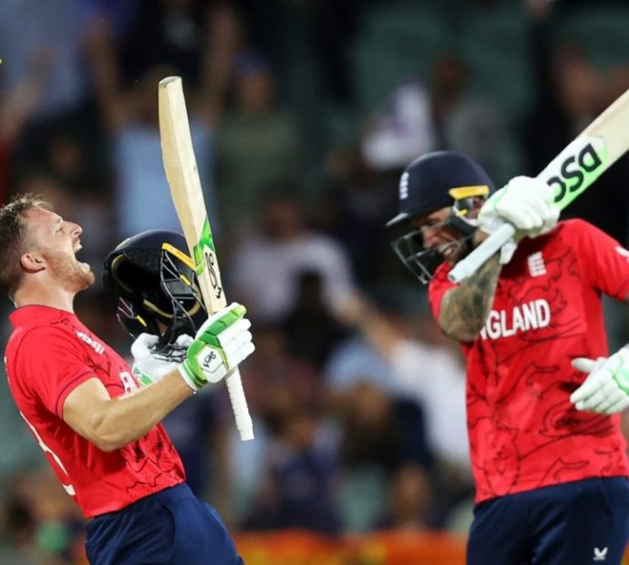 भारतमाथि शानदार जीत निकाल्दै इंग्ल्यान्ड टी-२० विश्वकपको फाइनलमा