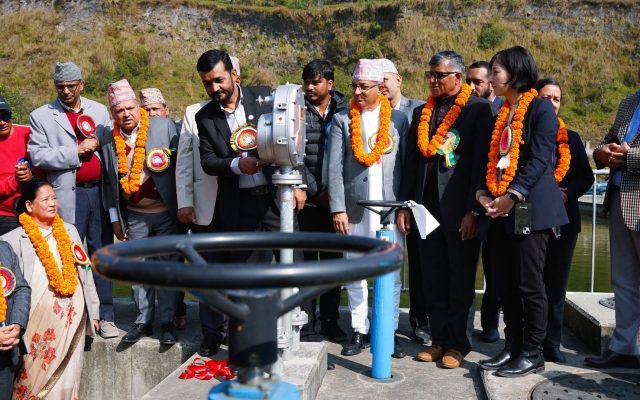 ‘खानेपानी चाहियो’- होटलकर्मी