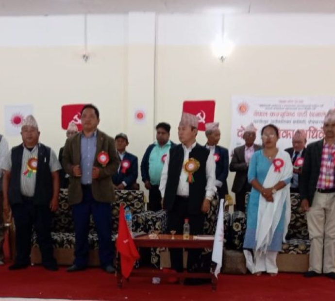 एमाले फालेलुङको अध्यक्षमा पुष्प