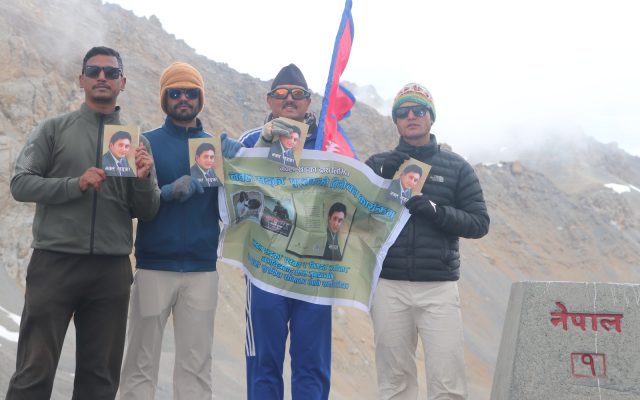 तिङ्करको सिमा स्तम्भमै ‘नवल खड्का’ पुस्तक विमोचन