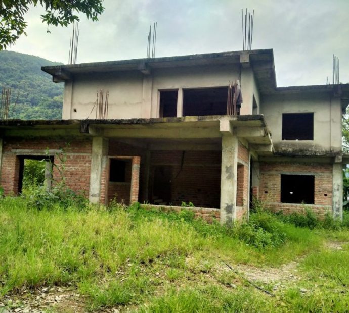 १८ महिनामा सक्नुपर्ने भवन ५ वर्षमा पनि अलपत्रै
