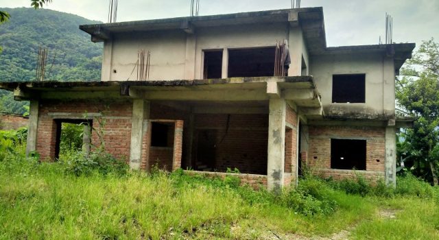 १८ महिनामा सक्नुपर्ने भवन ५ वर्षमा पनि अलपत्रै