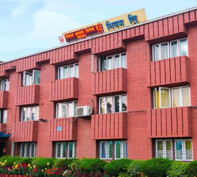 डिजेल र मट्टितेलको मूल्य घट्यो, भारतबाट बढेर आएपनि पेट्रोल र ग्याँसको मूल्य यथावत्