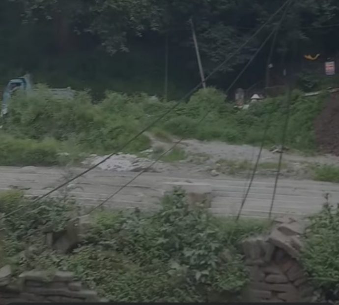 सम्पदा उत्खनन र बाढीको बेवास्ता गरेको भन्दै स्थानीय आक्रोशित