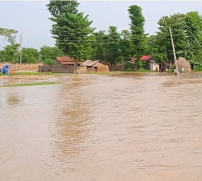 पुर्वमा बाढीको वितण्डा सुरु,१६ घर डुबे