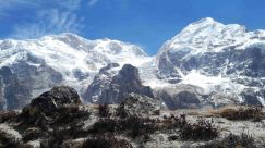 कञ्चनजङ्घा हिमाल क्षेत्र पुगे ३०० विदेशी पर्यटक