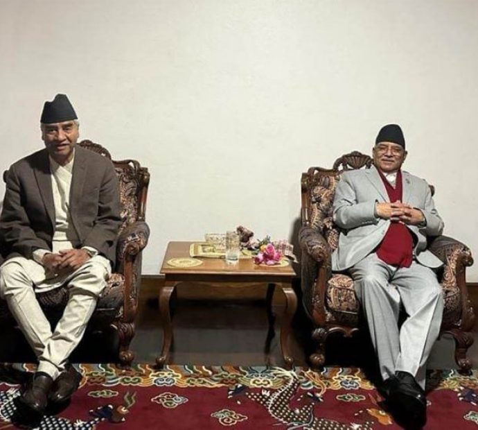 विश्‍वासको मत माग्‍न देउवा निवास पुगे प्रचण्ड