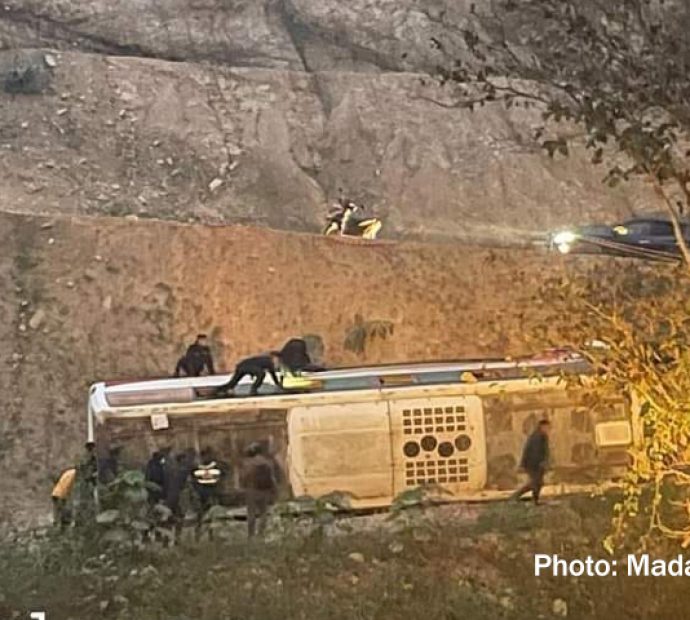 घाँसीकुवामा बस दुर्घटना हुँदा एकको मृत्यु, ३५ घाइते