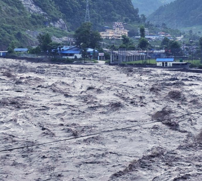भोटेकोसीको बाढीले त्रिशुलीको जलसतह बढ्यो, सतर्क रहन आग्रह