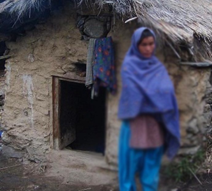 महिनावारी हुँदा महिलालाई हिंड्ने  बाटो समेत बन्द !