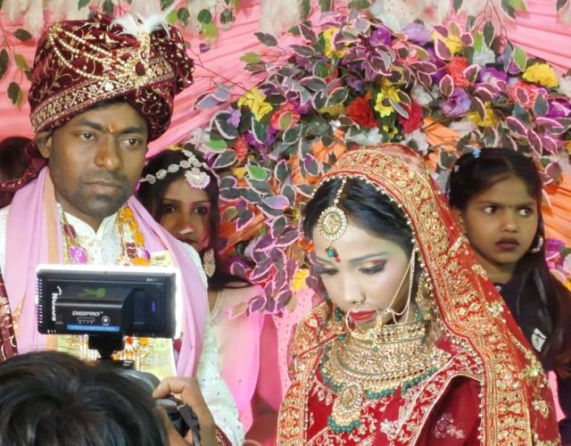 विवाह मण्डपमै दुलहीलाई प्रेमीले गोली हानेपछी….