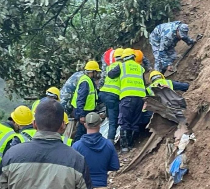 चन्द्रागिरिमा पहिरो, एकै परिवारका तीनको मृत्यु