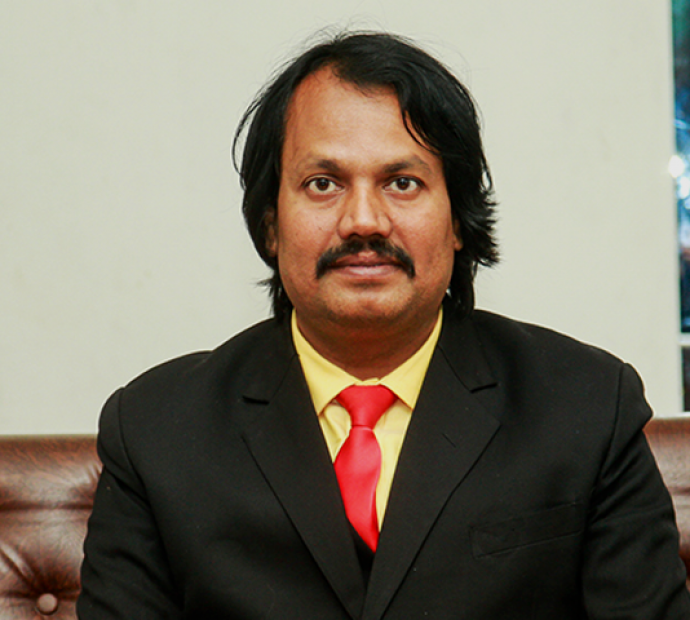 ५२ जिल्लामा नेतृत्व खोज्दै सिके राउत