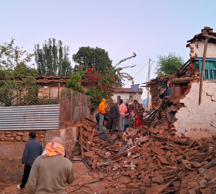 भुकम्पमा राजनीतिक पार्टी र ब्यक्तिको सहयोग १३ करोड