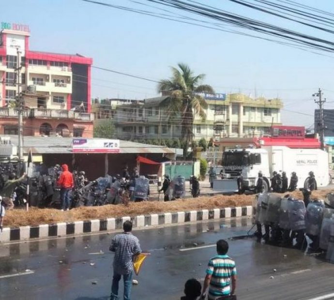 विराटनगरको झडपमा प्रहरीसहित २० भन्दा बढी घाइते