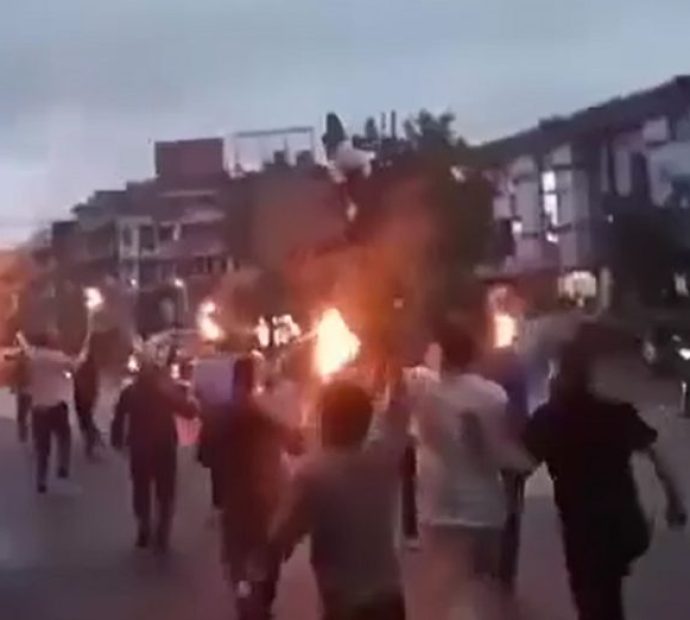 पोखराका मेयर आचार्यको पुत्ला दहन