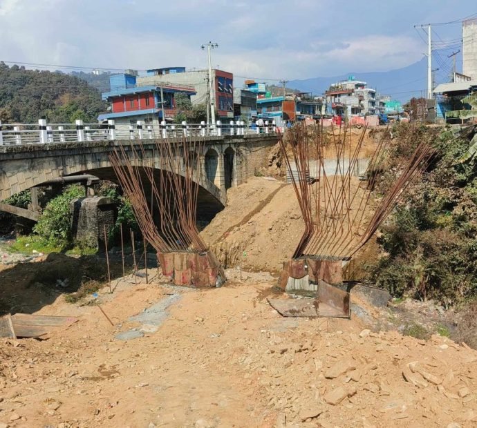 पोखरा-बागलुङ राजमार्गको फिर्के पूल अनुगमन 