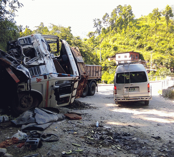 गल्छीमा भएको सवारी दुर्घटनामा धादिङ ज्वालामुखीका दुईजनाको मृत्यु